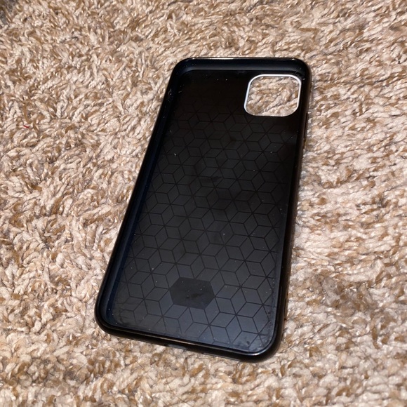 Princess Polly 11 pro max iphone case - Picture 2 of 2